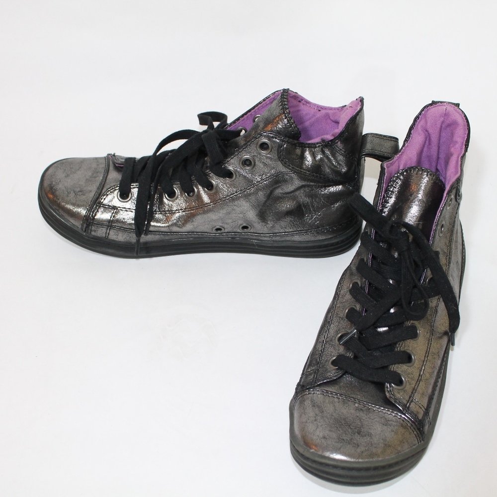 Blowfish hightop sneakers size 9.5
